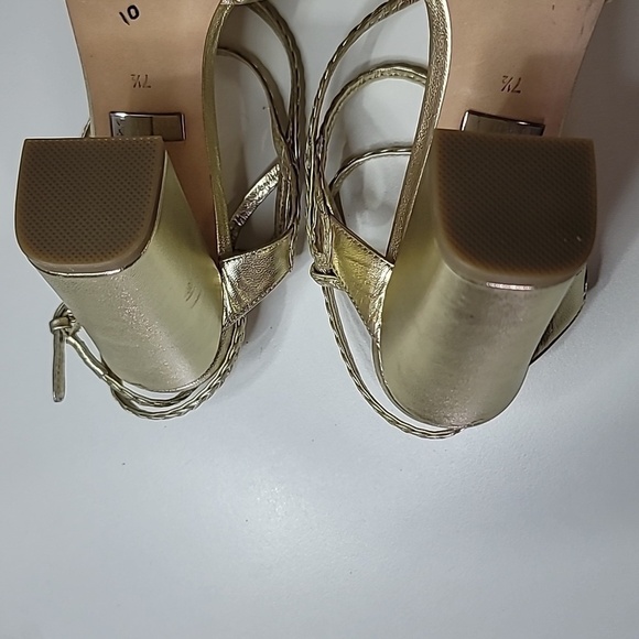 BADGLEY MISCHKA Strappy Ankle Wrap Block 4" Heel Pumps Sandals Almond Toe - Picture 8 of 10